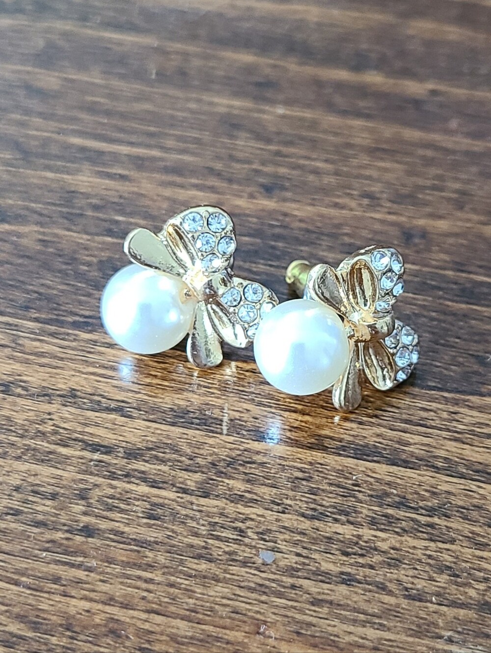 Gold Tone Faux Pearl Bow Earrinhs